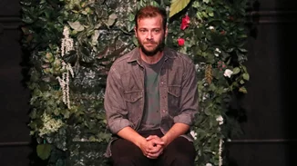 Ορέστης Τζιόβας | "Ένιωσα την επιθυμία να εξερευνήσω την ερωτική ζωή μέσα από την επαφή και με αγόρια και με κορίτσια"