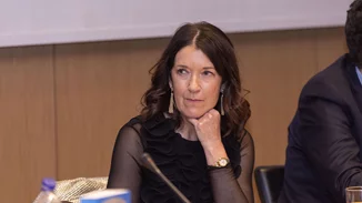 Η διεθνής και διαχρονική αξία της ελληνικής γλώσσας | Χίσλοπ "Στην Αγγλία μιλάμε ελληνικά χωρίς να το καταλαβαίνουμε"