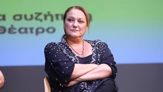 Η Ρένια Λουιζίδου σε μία εξαιρετικά σπάνια δημόσια εμφάνιση με τον γιο της, Βίκτωρα Κωνσταντάκη, 15 χρόνια πριν