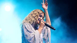 Νατάσσα Μποφίλιου | Όλα όσα είπε για την απόφασή της να τραγουδήσει λίγο μετά το τριήμερο εθνικό πένθος