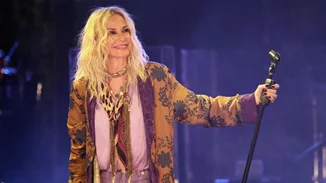 Η Άννα Βίσση αυτοτρολάρεται με μία ατάκα από το "Παρά Πέντε" που έχει αφήσει ιστορία | Το χιουμοριστικό βίντεο με την Ελισάβετ Κωνσταντινίδου