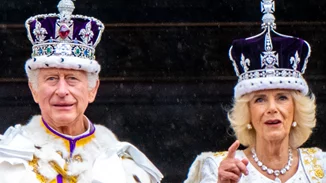 Ντελίριο με τον Jonathan Thompson | Ο γοητευτικός υπασπιστής του βασιλιά Καρόλου ήταν το κεντρικό θέμα συζήτησης στη στέψη