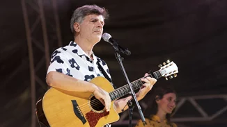 Ο Φοίβος Δεληβοριάς σε μία σπάνια δημόσια εμφάνιση με τη γλυκύτατη σύζυγό του, Βάσω Καβαλιεράτου