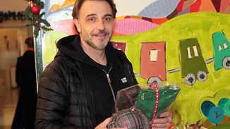 Ο Φάνης Μουρατίδης μόλις έδωσε την απάντηση που θα όφειλε να δίνει κάθε γονιός στο coming out του παιδιού του