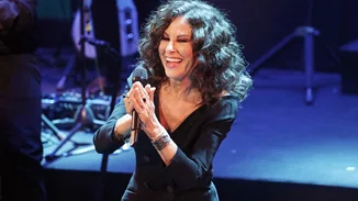 Ελευθερία Αρβανιτάκη | Σε σπάνιο "κλικ" σε ηλικία 31 ετών το καλοκαίρι του 1988