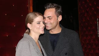 Ο Γιώργος Παπαγεωργίου στην πρώτη βόλτα του με τη νεογέννητη κόρη του