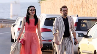 Ιωάννα Τριανταφυλλίδου-Κίμων Κουρής | Στιγμιότυπα από τη ρομαντική απόδρασή τους στη Σαντορίνη