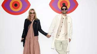 Η Ρούλα Ρέβη ήταν η πιο boho και χαρούμενη νύφη | Η σπάνια φωτογραφία από τον γάμο της στην Αμερική με τον Αποστόλη Τότσικα