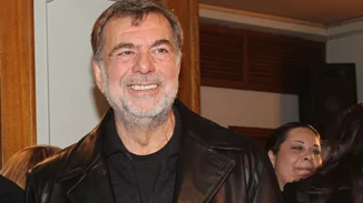 Δημήτρης Κομνηνός | Ο 27χρονος γιος του Λάκη Κομνηνού είναι ίδιος με τον γοητευτικό πατέρα του