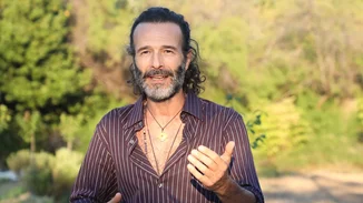 Θανάσης Ευθυμιάδης για "Ντόλτσε Βίτα" | "Zούσα μία από τις πιο δύσκολες περιόδους της ζωής μου, στα όρια της κατάθλιψης, σκούπιζα τα δάκρυά μου πριν από αρκετές σκηνές"