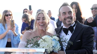 Η εγκυμονούσα Μαριλού Κοζάρη πιο ερωτευμένη από ποτέ στο πλευρό του Πάνου Μουζουράκη | Η δημόσια εμφάνιση έναν μήνα μετά τον γάμο τους