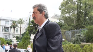 Σταυρούλα Πολάκη | Η κόρη του Παύλου Πολάκη είναι μία μελαχρινή καλλονή με υπέροχα γαλάζια μάτια