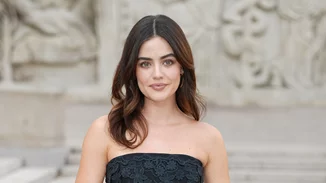 Το πανεύκολο hack με το σεσουάρ που θα σου χαρίσει ανάλαφρες μπούκλες, σαν κομμωτηρίου