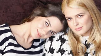 Η Αμαλία και η Αλεξάνδρα Κωστοπούλου ήταν δύο πανέμορφα και ξανθά κορίτσια | Η γλυκιά φωτογραφία από τα παιδικά τους χρόνια