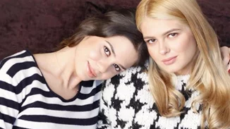 H Αλεξάνδρα Κωστοπούλου νοστάλγησε τα παιδικά της χρόνια | Η γλυκιά φωτογραφία με την αδερφή της, Αμαλία