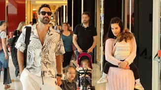 Σάκης Τανιμανίδης – Γιώργος Μαυρίδης | Τρυφερά παιχνίδια και παραμύθια με τις μικρές Αριάνα και Φιλίππα