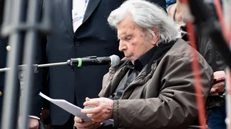 Αγαπημένοι μέχρι το τέλος | Η τελευταία φωτογραφία του Μίκη Θεοδωράκη με τη σύζυγό του, Μυρτώ