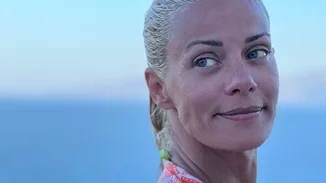 Η Ζέτα Μακρυπούλια είναι ο ορισμός του καλοκαιριού | Ποζάρει με βρεγμένα μαλλιά και μαγιό υπενθυμίζοντάς μας μία μεγάλη αλήθεια