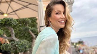 Τα ατελείωτα πόδια της Μαριέττας Χρουσαλά | Το story με το φόρεμα της Σήλιας Κριθαριώτη