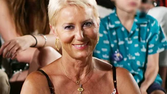 Η Νατάσα Παζαϊτη σε μία σπάνια βραδινή εμφάνιση | Το κομψό στιλ και το λαμπερό της χαμόγελο