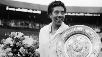 Althea Gibson, η πρώτη Αφροαμερικανίδα που κέρδισε το Wimbledon