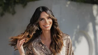 Το αγαπημένο lip oil της Ηλιάνας Παπαγεωργίου περιέχει υαλουρονικό οξύ για φυσικό όγκο στα χείλη