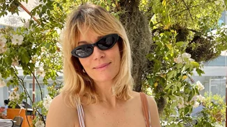 Βίκυ Καγιά | Τα "βρήκε" με την Έλενα Χριστοπούλου - Το φιλί και οι αγκαλιές στα βραβεία MAD