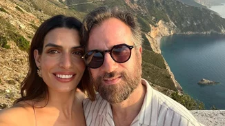 Τόνια Σωτηροπούλου - Κωστής Μαραβέγιας | Η απέραντη θέα του σπιτιού τους είναι έρωτας