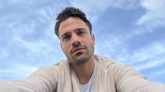 Celebrity News | Η ανάρτηση του Πετράκου για τις φωτιές, η αγάπη της Παγώνη για τον Αργυρό και το ταξίδι του μέλιτος των Μεταξά - Καπότση