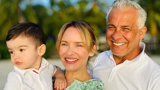 Η Anita Brand πήγε στη δουλειά αγκαλιά με τον 4 μηνών γιο της δημοσιεύοντας το πιο χαριτωμένο στιγμιότυπο