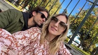 Ρούλα Ρέβη και Αποστόλης Τότσικας | Στην Τήνο με τα πανέμορφα, δίδυμα παιδιά τους - Το φωτογραφικό άλμπουμ από τις οικογενειακές διακοπές