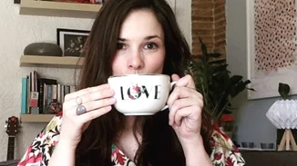 Ευγενία Δημητροπούλου | Σπάνια πλάνα από το σπίτι της ηθοποιού που μόλις παντρεύτηκε