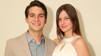 Η Αλίκη Καραμανλή και ο δίδυμος αδερφός της, Αλέξανδρος, σε δημόσια εμφάνιση με τους γονείς τους