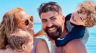 Η Κλέλια Πανταζή ποζάρει με μπικίνι στον 9ο μήνα της εγκυμοσύνης της και μετρά αντίστροφα για τον ερχομό του τρίτου της γιου