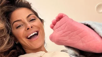 Η Μαρία Μενούνος είναι μία ευτυχισμένη μαμά | Οι υπέροχες φωτογραφίες με την κόρη της που αποδεικνύουν πόσο ξετρελαμένη είναι μαζί της