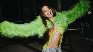 Ελένη Φουρέιρα | Οι σέξι φωτογραφίες στην πισίνα του σπιτιού της φορώντας το πιο μικροσκοπικό μπικίνι