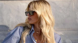 Τα γυαλιά ηλίου που η Βάσια Κωσταρά συνδύασε με το κομψό μίνιμαλ look της