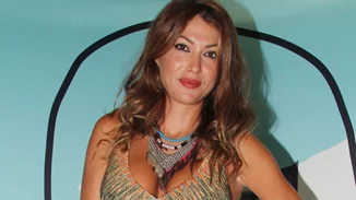 Κλέλια Ρένεση | Στην παραλία με την κόρη της - Δείτε το υπέροχο βίντεο