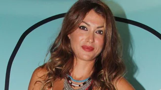 H Κλέλια Ρένεση μόλις βάπτισε την τεσσάρων ετών κόρη της | Οι γλυκές φωτογραφίες από το μυστήριο