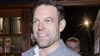 Αυτός είναι ο σωσίας του Στέφανου Κασσελάκη | Διάσημος ηθοποιός του Hollywood (και κούκλος)