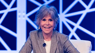 Jane Fonda | Η σταρ του σινεμά που από sex symbol μεταμορφώθηκε στην πιο δυναμική ακτιβίστρια του Hollywood