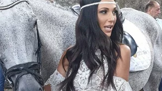 Ανθή Βούλγαρη | Τα αδημοσίευτα πλάνα από τον ροκ γάμο της με αφορμή την επέτειό της με τον Κώστα Κωνσταντινίδη (pics)