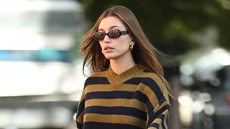 Take notes | Όλα τα βήματα της Hailey Bieber για τον σωστό καθαρισμό του προσώπου της πριν κοιμηθεί