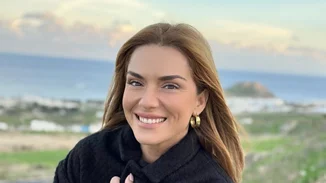 Βάσω Λασκαράκη | Στην υπέροχη κουζίνα της μαγειρεύοντας ρολό γαλοπούλα