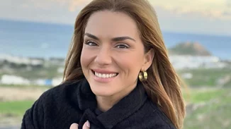 Βάσω Λασκαράκη | Απαθανατίζει την πανέμορφη κόρη της να παίζει στα χιόνια με τον σκύλο της