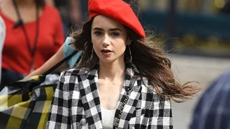 Emily in Paris | Αυτό είναι το item που φορά η πρωταγωνίστρια στον δεύτερο κύκλο της σειράς και θα το βρεις στο Zara