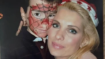 Γενέθλια για τον Άγγελο Λάτσιο | Η Ελένη Μενεγάκη μοιράζεται αδημοσίευτες φωτογραφίες από την παιδική του ηλικία