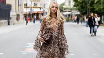 Η καφέ τσάντα από τη Zara που έγινε viral στο TikTok | Μπορείς να προσθέσεις τα αρχικά σου επάνω της