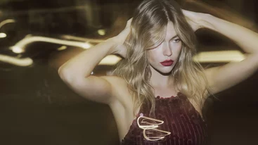 H Κλέλια Ανδριολάτου με τα πιο festive looks για τις γιορτές από την Sugarfree