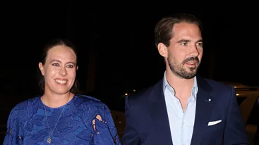 Nina Flohr | Έγινε νονά της κόρης της πριγκίπισσας Βεατρίκης που έλαβε ελληνικό όνομα - Η privé τελετή στο Λονδίνο